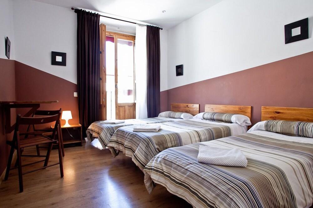 Hostal Abaaly Madrid Eksteriør bilde
