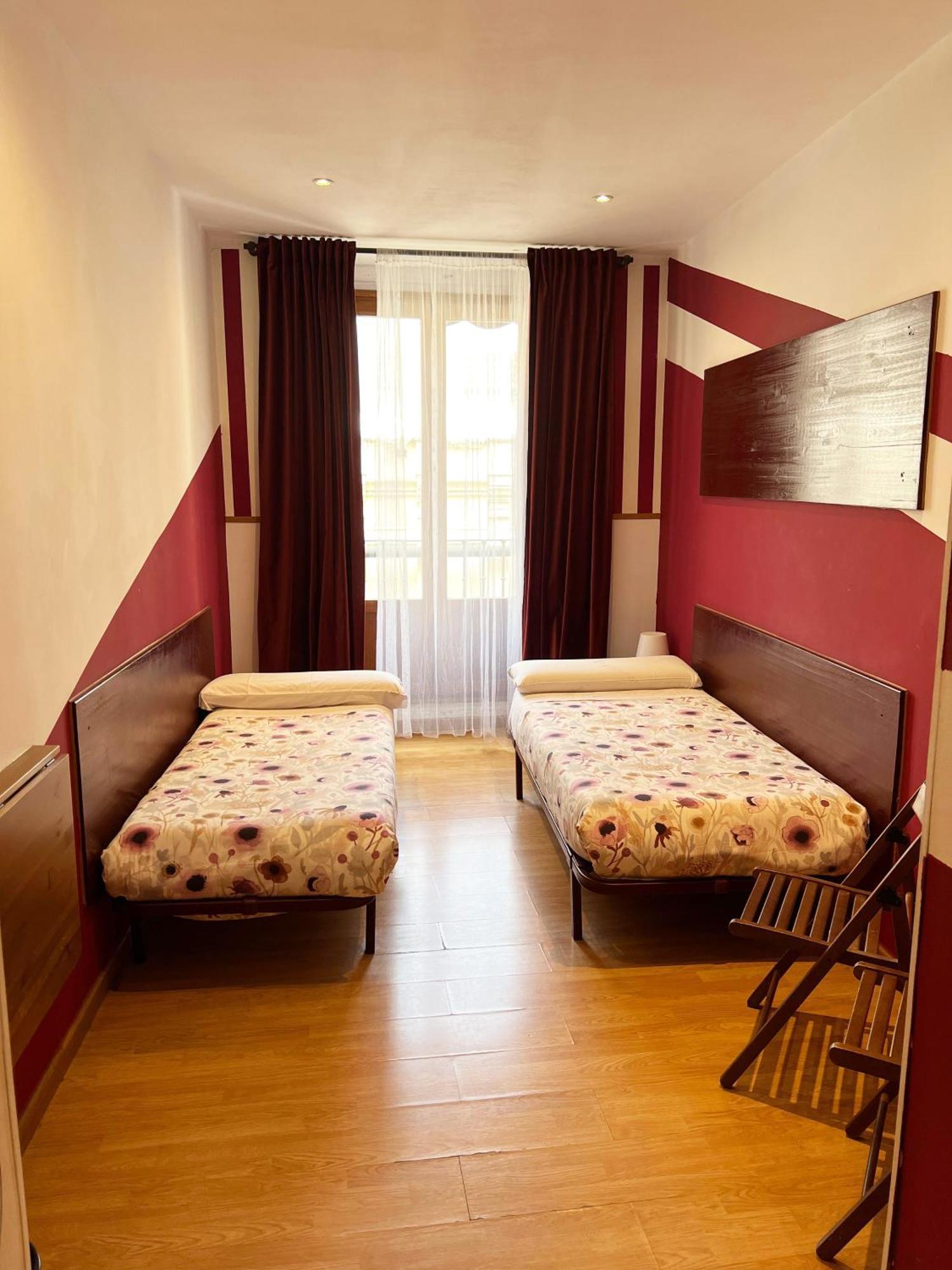Hostal Abaaly Madrid Eksteriør bilde