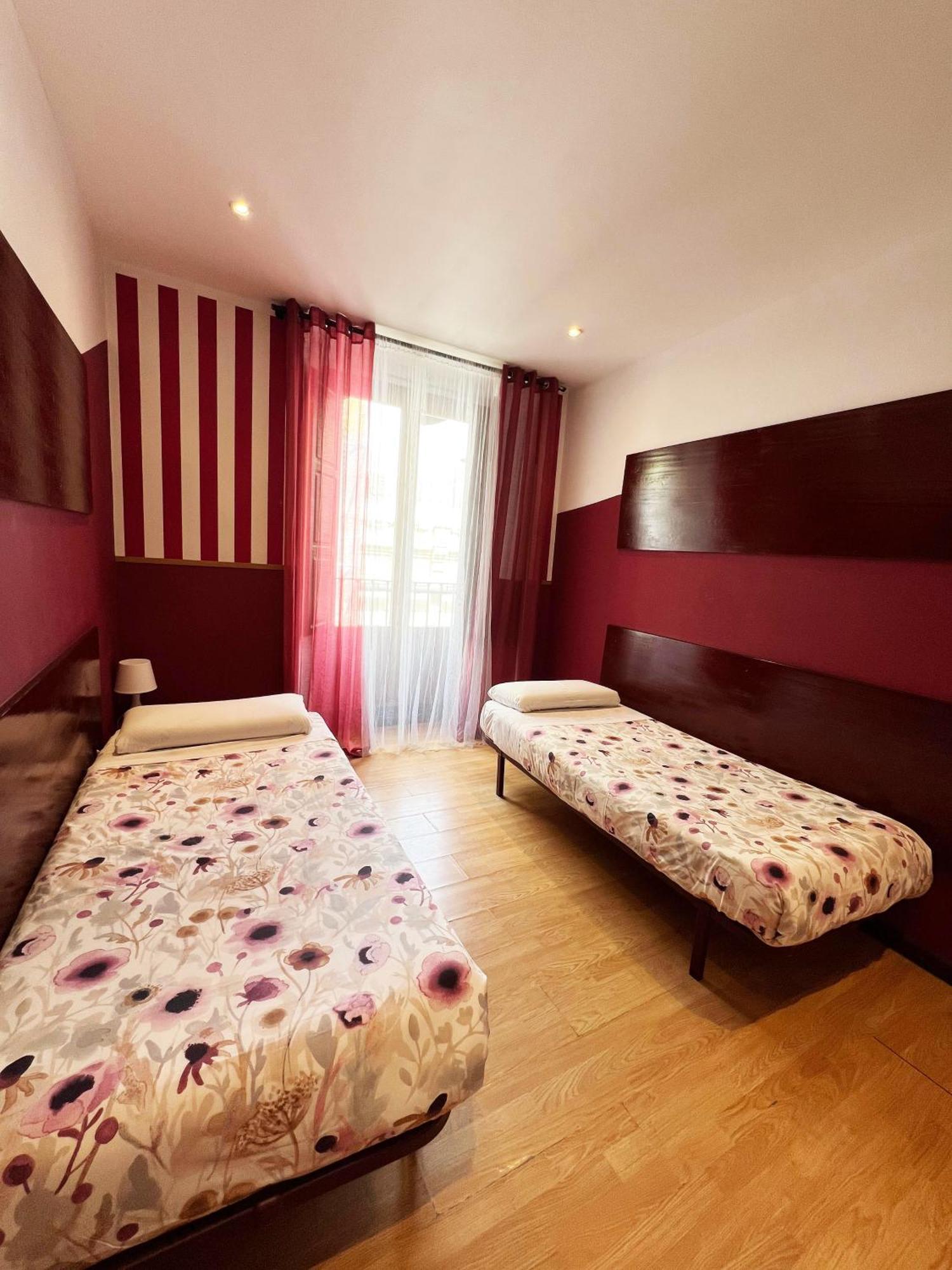 Hostal Abaaly Madrid Eksteriør bilde