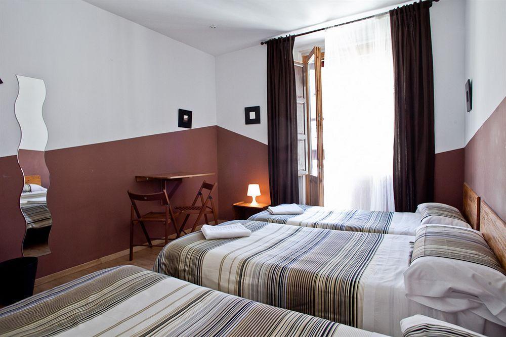 Hostal Abaaly Madrid Eksteriør bilde