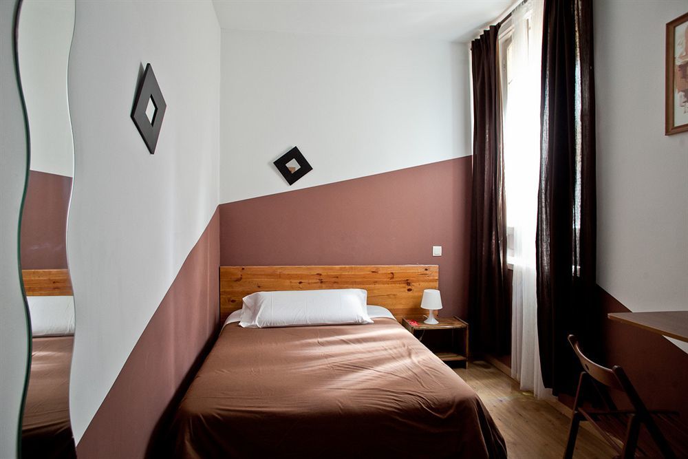 Hostal Abaaly Madrid Eksteriør bilde